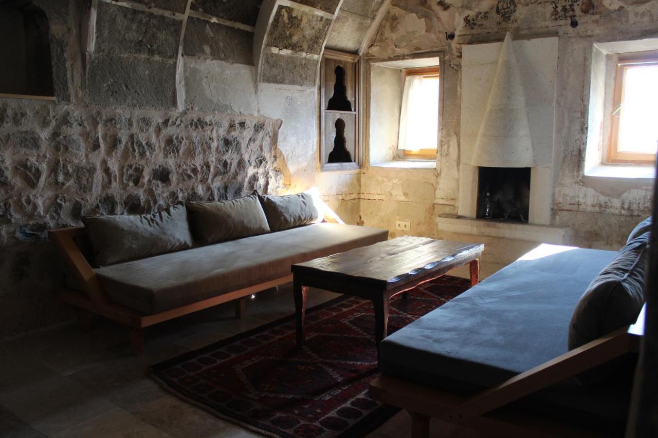 Helike Cave Suites Учисар Экстерьер фото